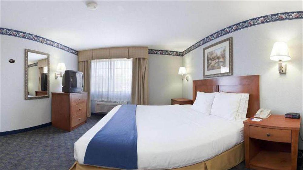 Comfort Inn&Suites Napoleon Extérieur photo