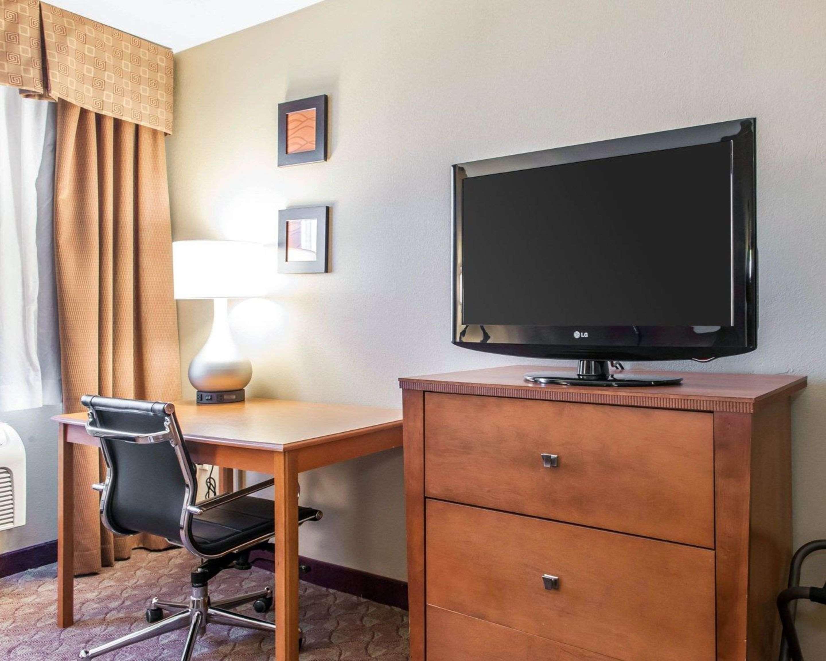Comfort Inn&Suites Napoleon Extérieur photo