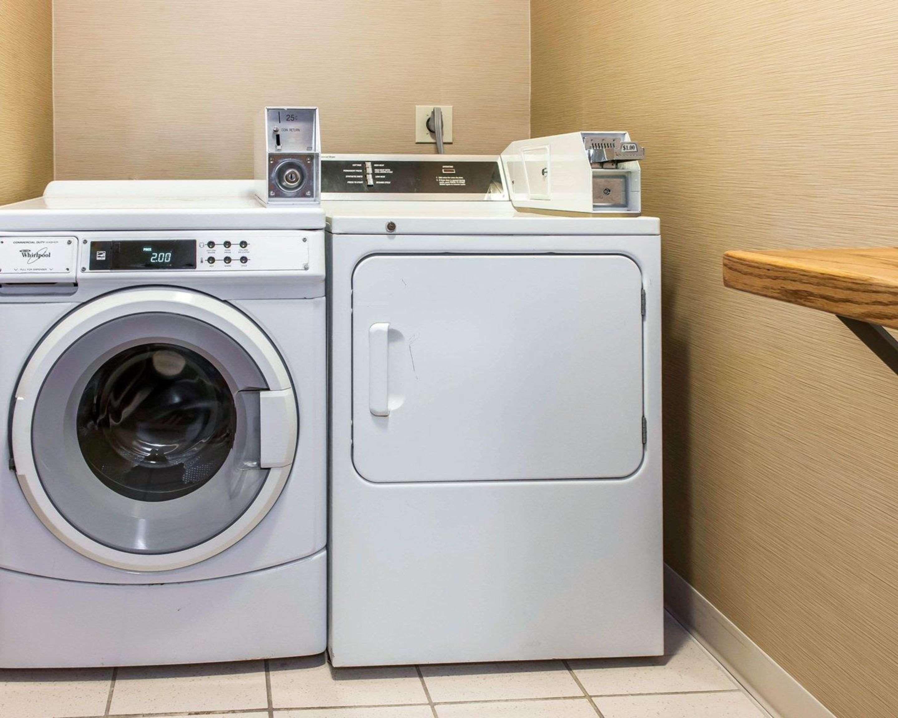 Comfort Inn&Suites Napoleon Extérieur photo