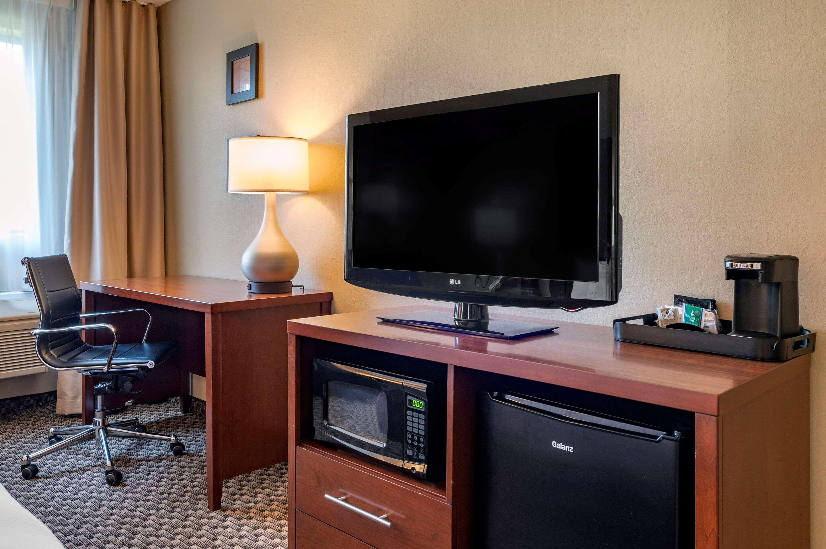 Comfort Inn&Suites Napoleon Extérieur photo