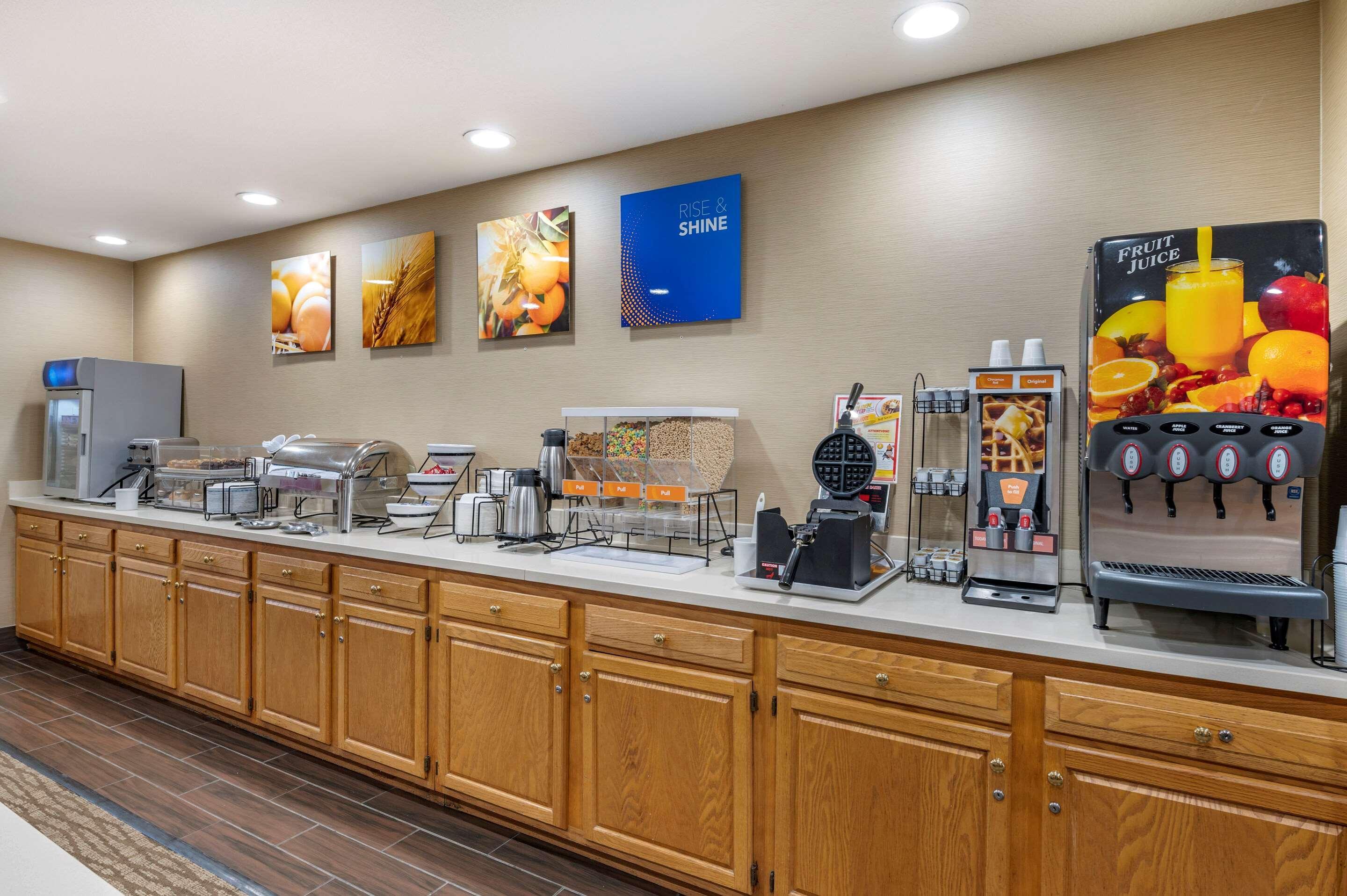 Comfort Inn&Suites Napoleon Extérieur photo