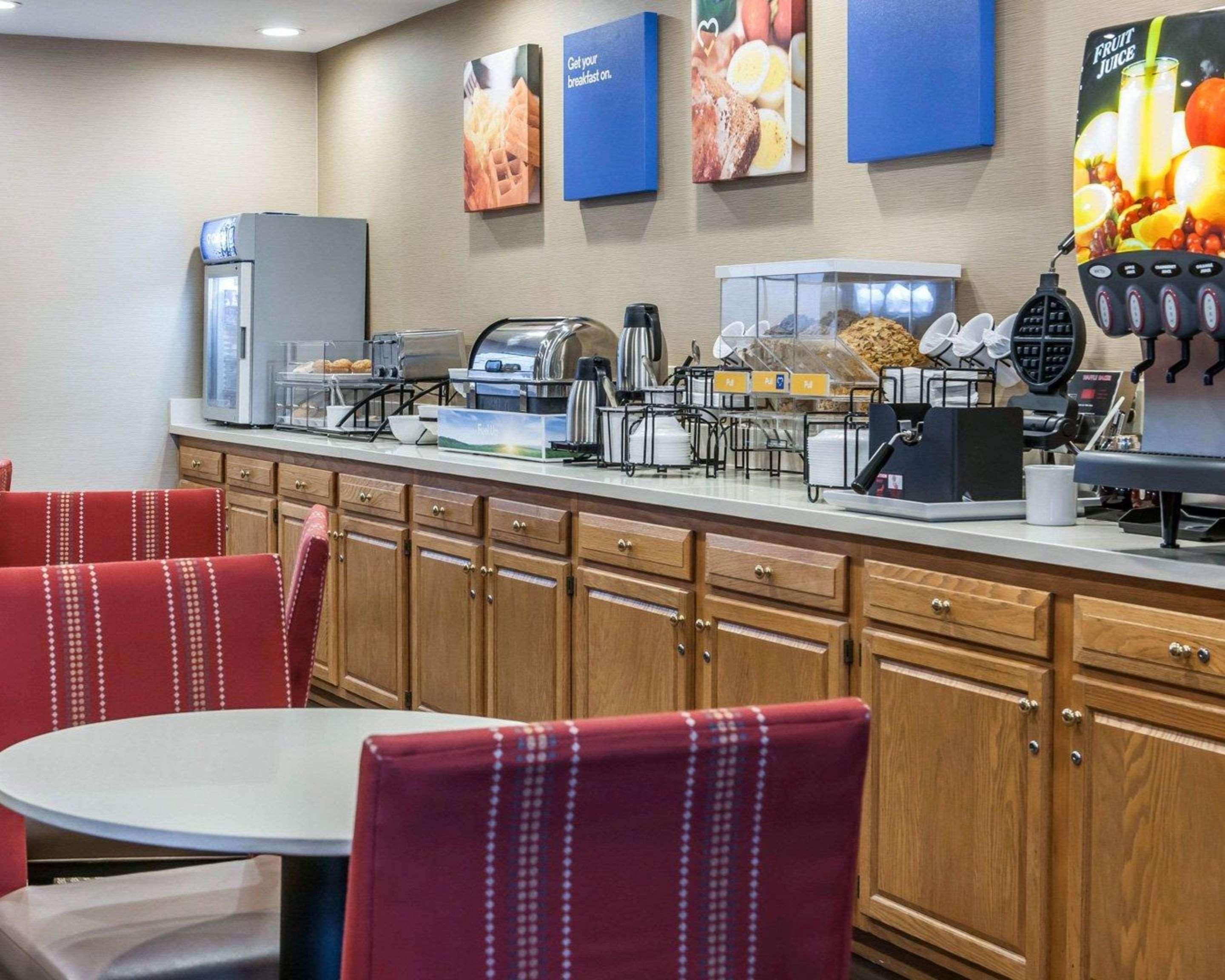 Comfort Inn&Suites Napoleon Extérieur photo