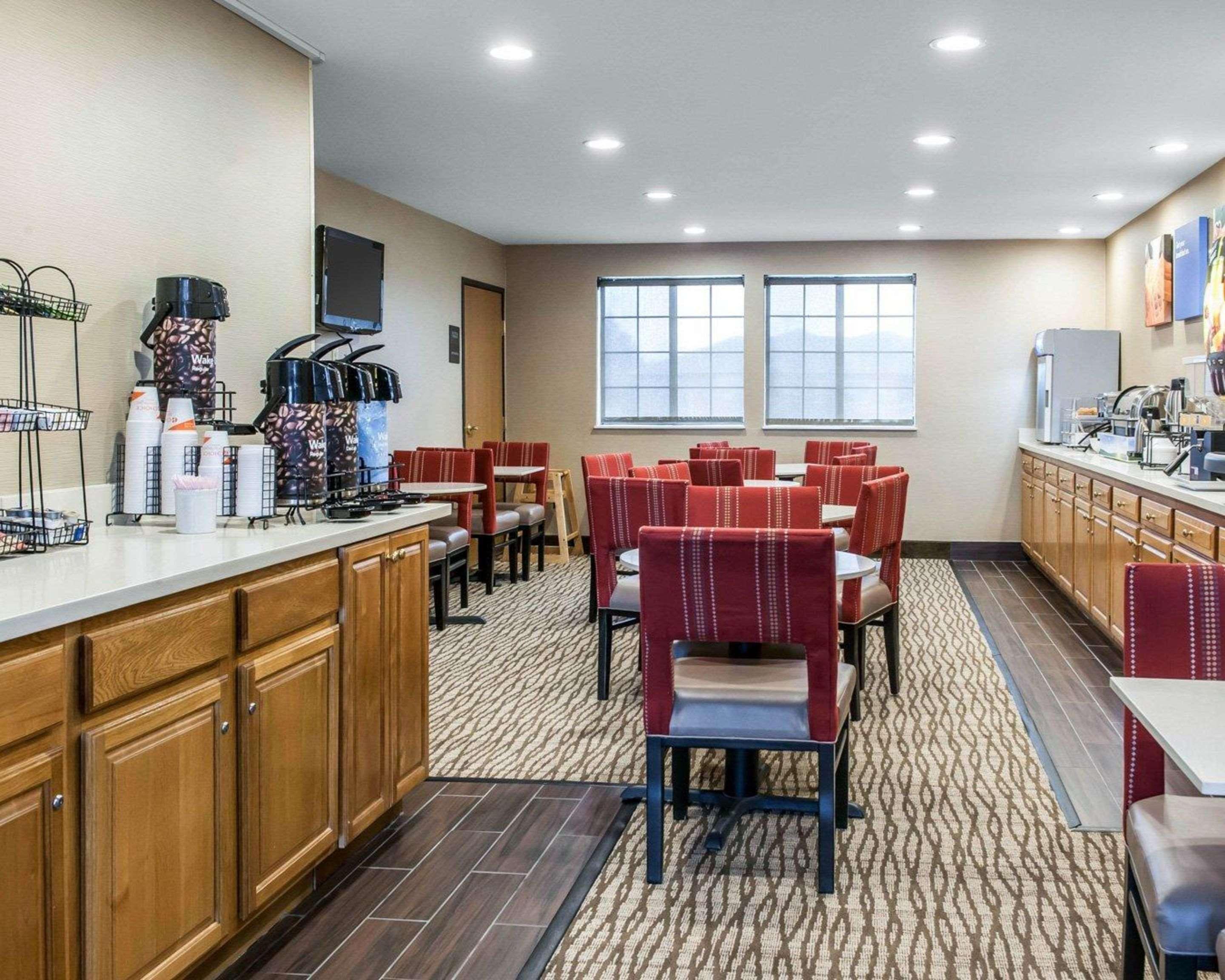 Comfort Inn&Suites Napoleon Extérieur photo