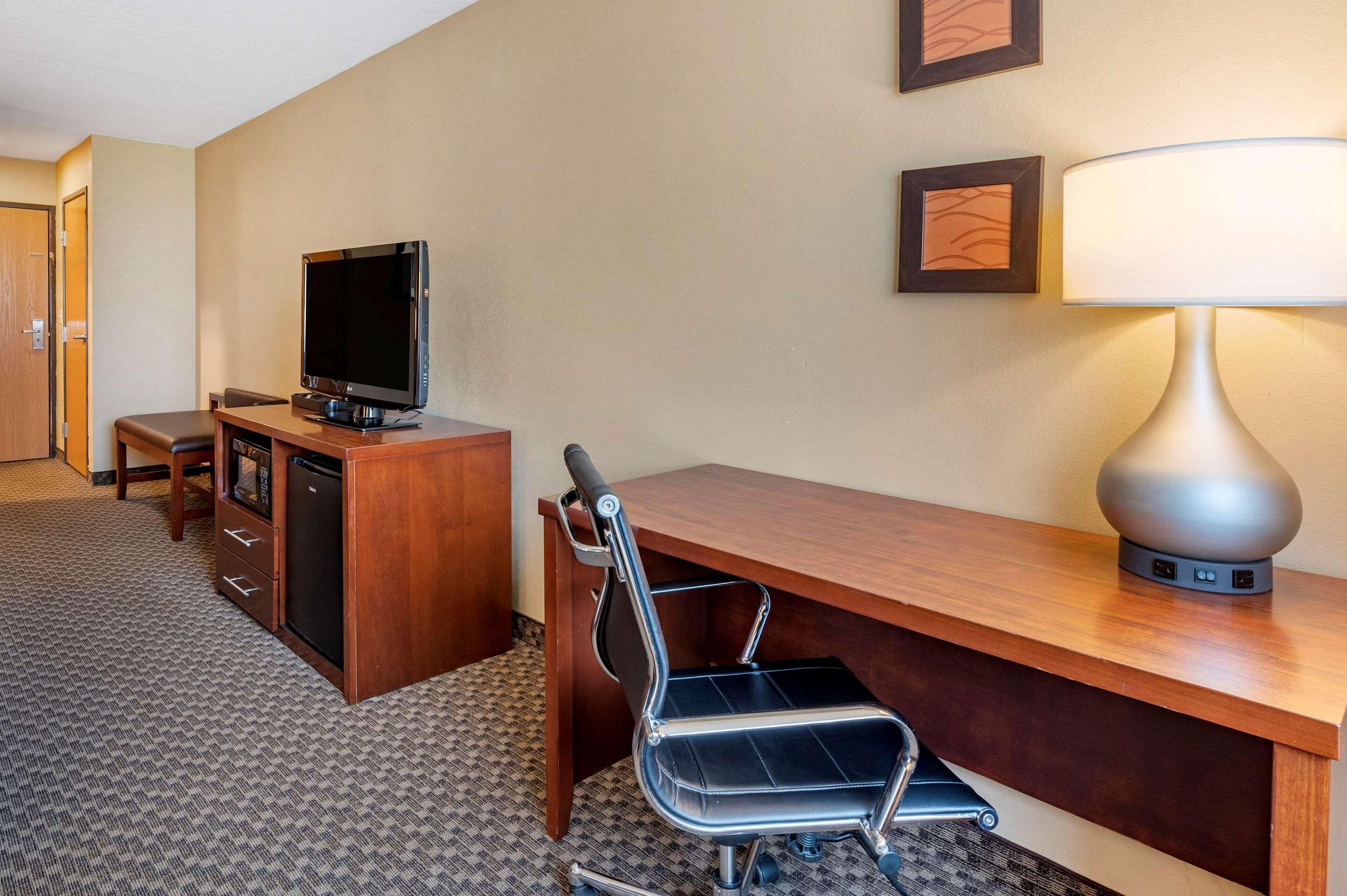 Comfort Inn&Suites Napoleon Extérieur photo