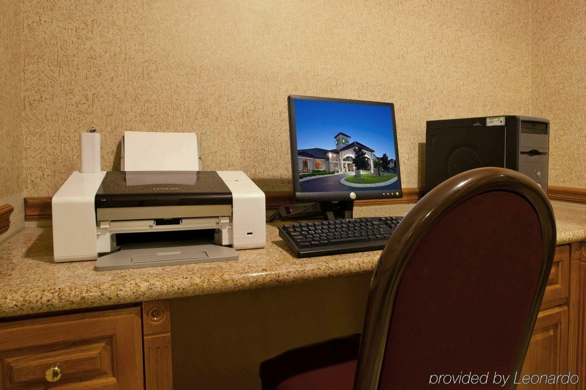 Comfort Inn&Suites Napoleon Facilités photo
